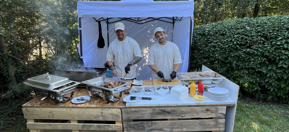 Catering na klíč podle přání zákazníka v interiérech i pod širým nebem
